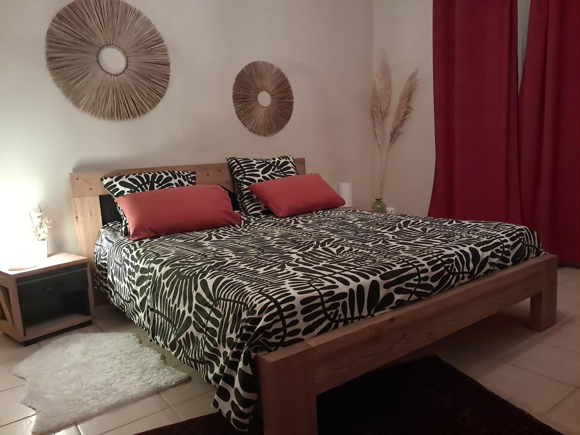 L'Oostaloo Logement De Vacances Usclas-l'Herault Exterior foto